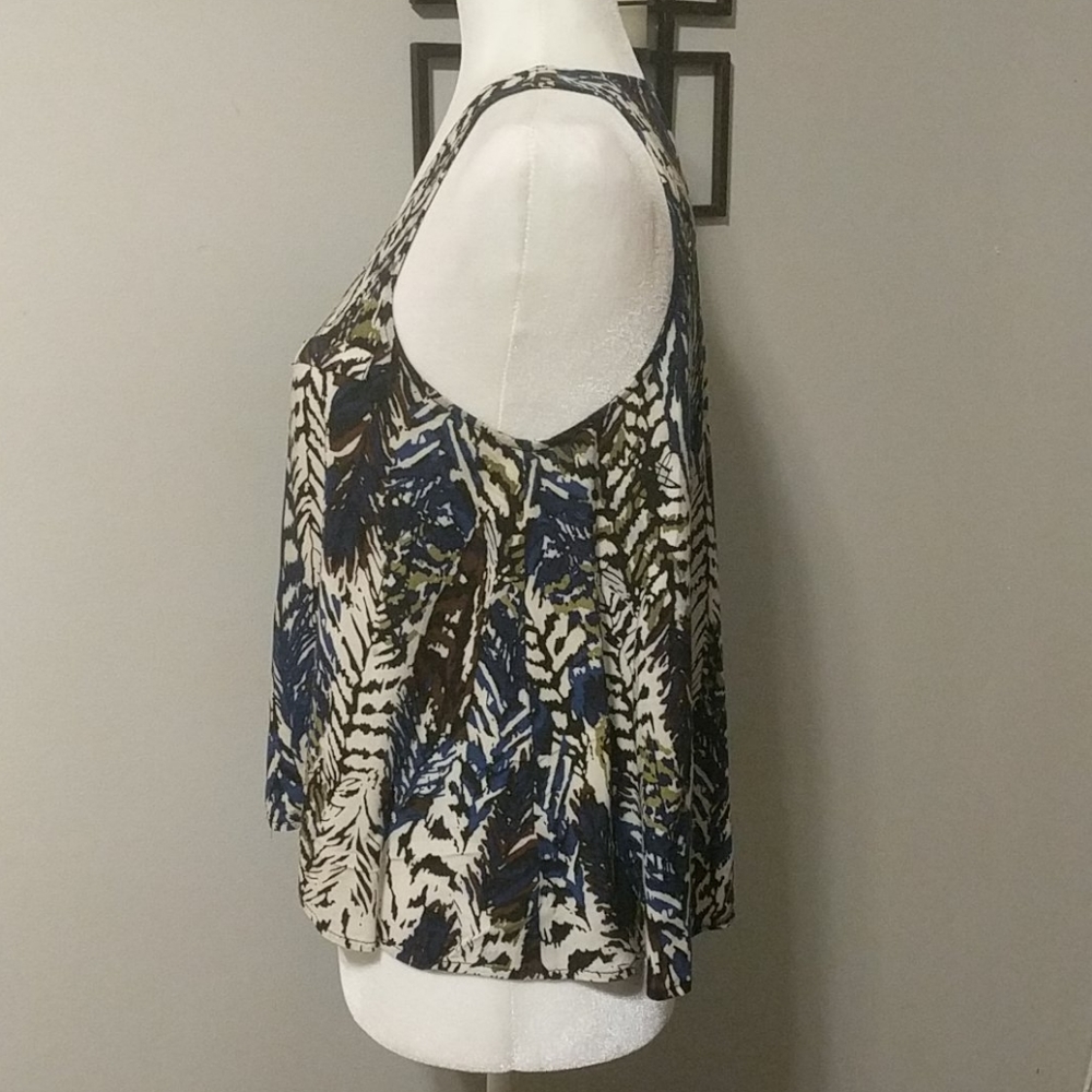 High-Low Top - Picture 3 of 10
